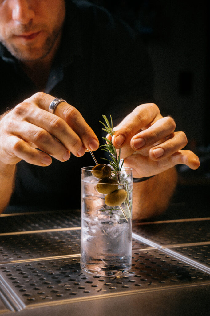 prow-komplet-06-gin-mare-gin-and-tonic-00001